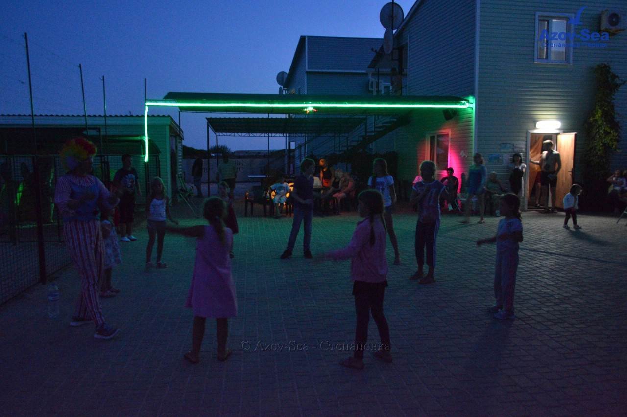 Дети на Азовском море. Вечеринка. Степановка.