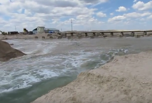 Промоина. КАК СОЕДИНЯЛИ МОЛОЧНЫЙ ЛИМАН С АЗОВСКИМ МОРЕМ