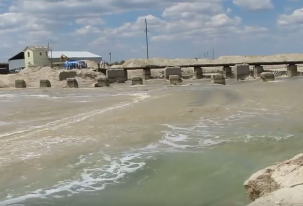 Промоина. КАК СОЕДИНЯЛИ МОЛОЧНЫЙ ЛИМАН С АЗОВСКИМ МОРЕМ