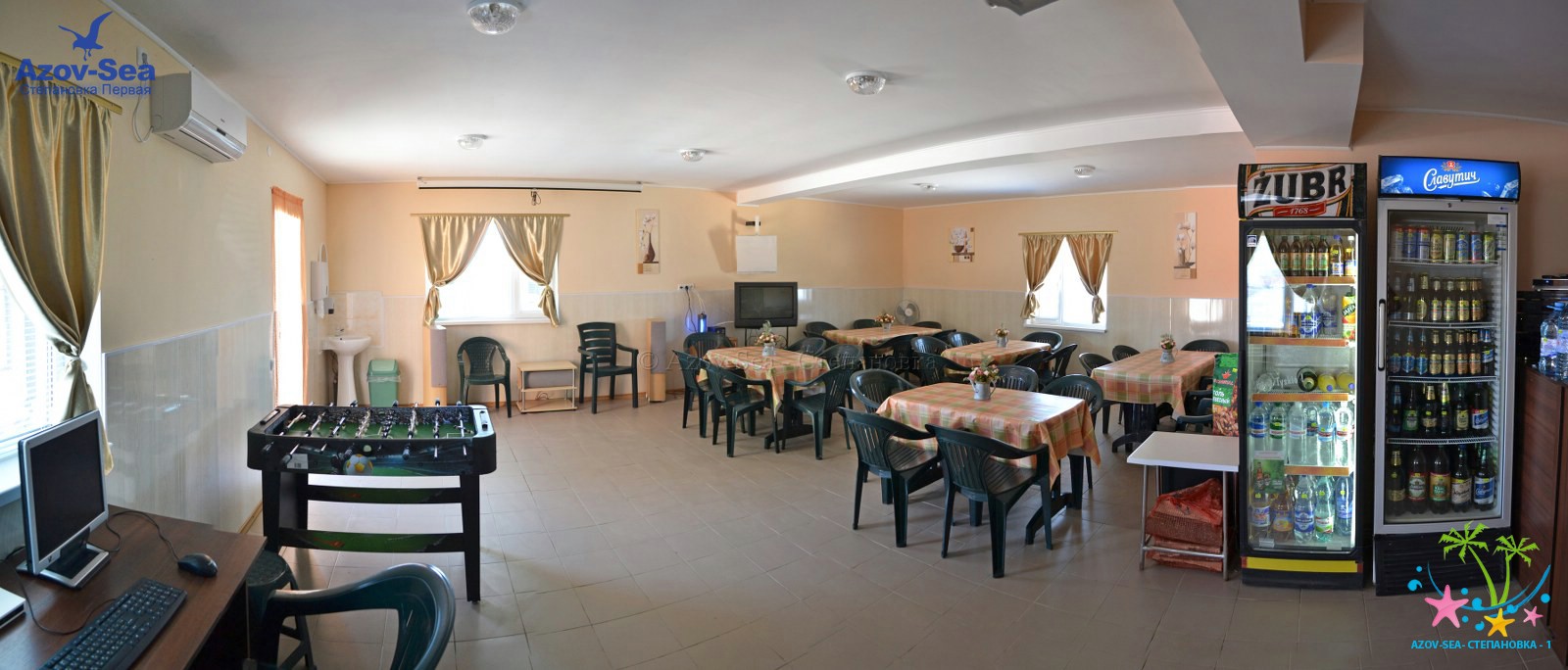 Кафе на побережье Азовского моря Кафе на побережье Азовского моря