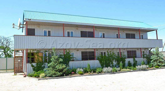 Отдых на Азовском море. База отдыха У Петровича.