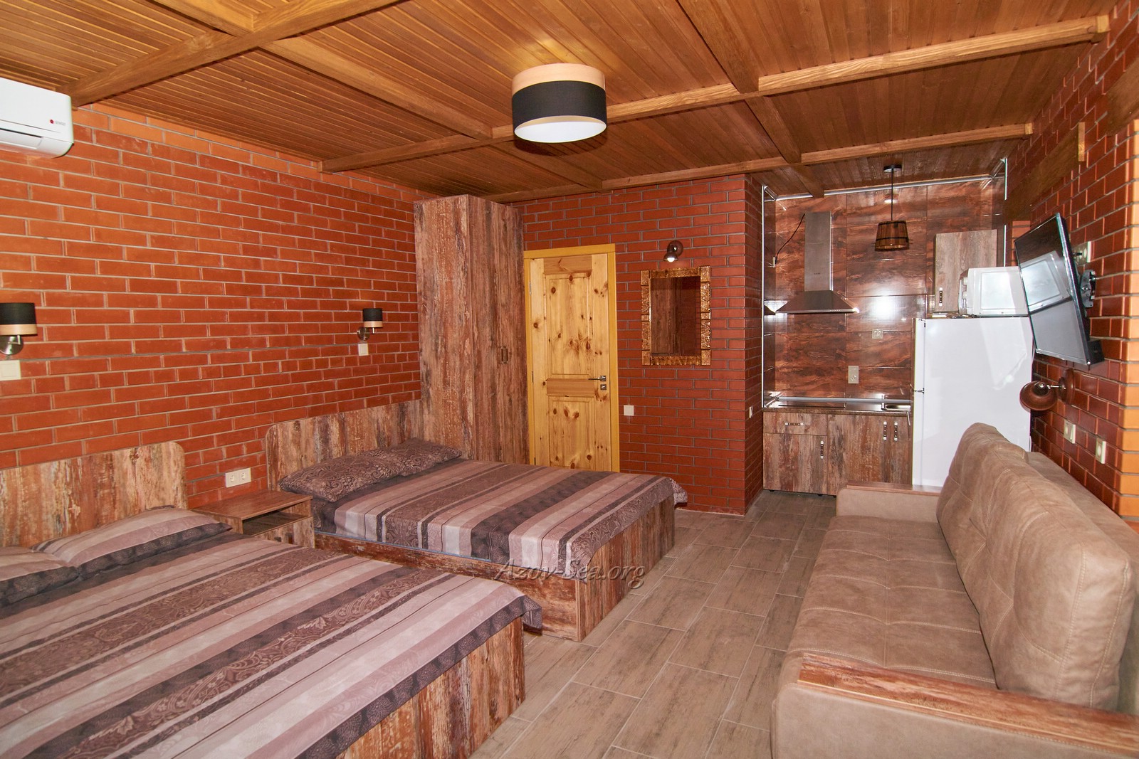 Номер7, 5-ти местный люкс. отдельное строение.