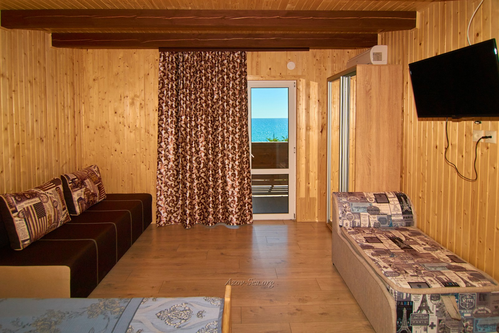 Однокомнатный 4-х местный номер Люкс с удобствами. Б.О. Солнечная. Степановка Первая.